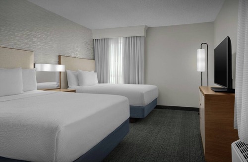 Carolina Beach Hotel | Courtyard Carolina Beach Oceanfront