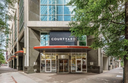 Charlotte Center City Hotel | Courtyard Charlotte City Center