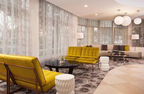 Coral Gables Section Hotel | Courtyard Miami Coral Gables