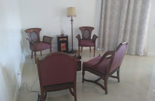 Weston House | Cozy 1-bedroom house with AC and WiFi in pleasant Weston