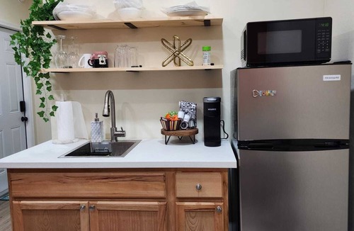Greater Northdale Apartment | Cozy 1-bedroom studio centrally located in Tampa with WiFi, AC, and Parking.