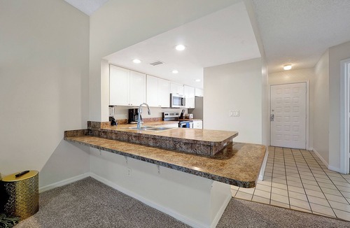 Oak Ridge Apartment | Cozy 2-bedroom apartment in charming Orlando with AC, WiFi