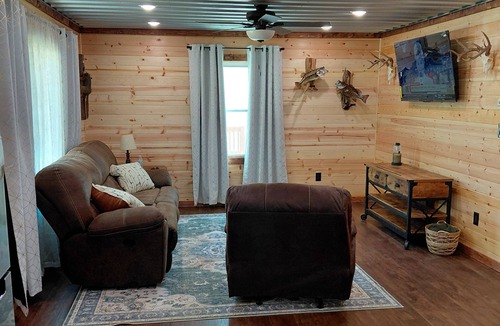 Lutts House | Cozy 2-bedroom lodge in Waterloo AL