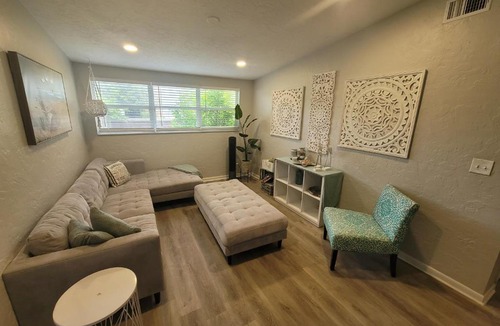 Temple Terrace House | Cozy 3 bed 2 bath pool home near Busch Gardens