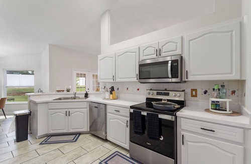 Lakeland House | Cozy 3BR 2BA Getaway, Legoland, Winterhaven