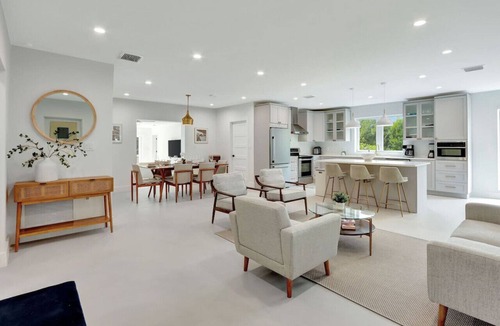 Biscayne Park House | Cozy 3BR Biscayne Park Retreat w/Hot Tub and BBQ