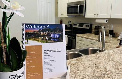 Tallahassee House | Cozy 4 Bedroom, 4.5 Bathroom close to FAMU, FSU, and Downtown Tallahassee
