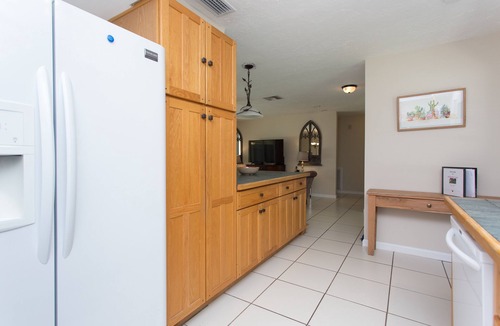 Yacht Club House | Cozy Beach House on Yacht Club- Pool Heated w/fee, walkable to the beach