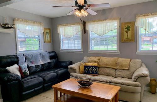 Winter Haven House | Cozy Bungalow