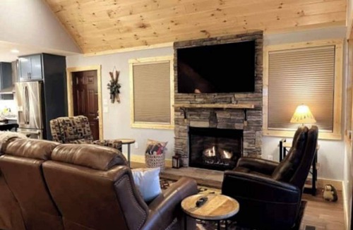 Beech Mountain Cabin | Cozy Cabin Close to the Slope