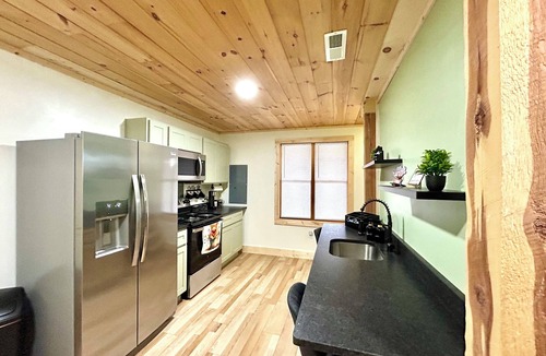 Crossville Cabin | Cozy Cabin Escape Sleeps 6 Games 65” TV
