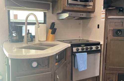 Tallahassee House | Cozy Caravan near Capitol/FSU/FAMU with AC and WiFi in Charming Tallahassee