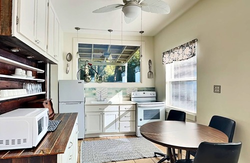 St. Augustine Cottage | Cozy Casita by Distinctive Beach Rentals