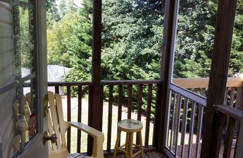 Fuquay-Varina House | Cozy, clean comfortable and close to all things North Carolina