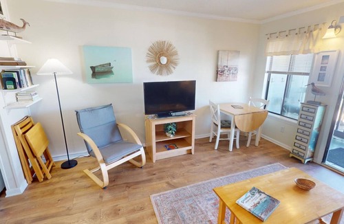 Tybee Island Condo | Cozy Coastal Condo w/Water Views & Pool Access