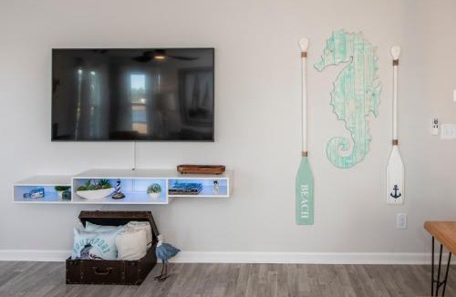 Southport House | Cozy Coastal Home Near Beaches, Shops, Restaurants