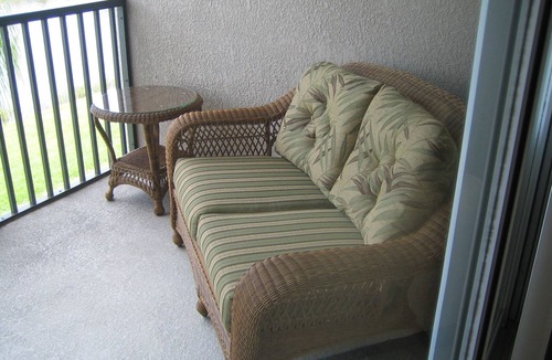 Braden River Condo | Cozy Condo w/Cathedral Ceilings