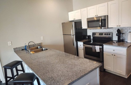 Central Apartment | Cozy-Cool Escape | Walk to Park & Near Dining