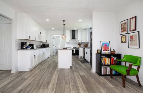 Knoxville House | Cozy Corner: Spacious Area & Outdoor Lounges!