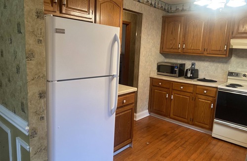 Kingsport House | Cozy cottage, 5 min away from shopping center, access to the lake, great views