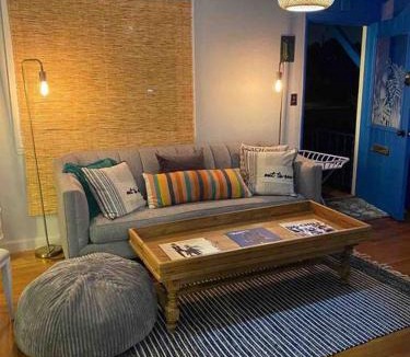 South Lake House | Cozy Cottage Near Beach