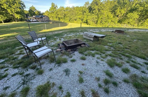 Winona Cottage | Cozy Cottage. Straight Access to Brimstone Trails. Pets. Multiple Hot Tubs