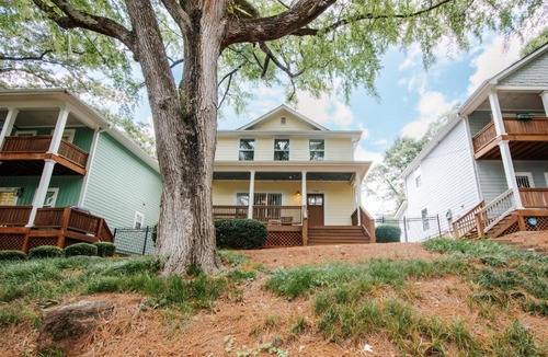 Athens House | Cozy Cottage - Walk to Campus, Stadium, Downtown