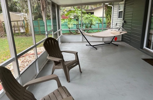 Town Of Blake House | Cozy Daybreak Home in Daytona Beach - Near it all!