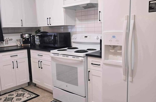 Lochmoor Waterway Estates Apartment | Cozy Dreamy Suites 1 in marvelous Cape Coral with AC, WiFi