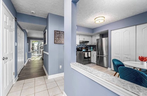 Cary House | Cozy End Unit Townhouse 1 Mile from Downtown Cary