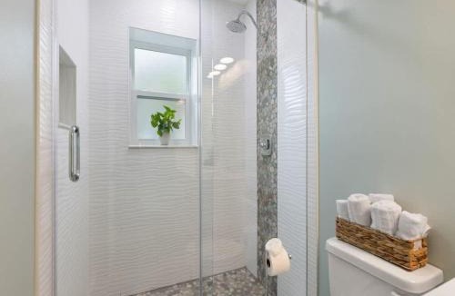 Sebastian Apartment | Cozy first floor waterside condo