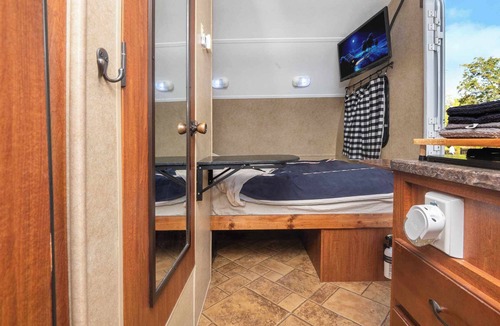 Marianna RV Rental | Cozy Glamping in enchanting Marianna with AC, WiFi