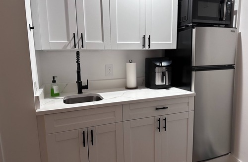 Sunset Apartment | Cozy Guest House in Fort Lauderdale: Escape to Serenity!