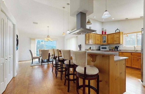 Franklin House | Cozy haven with panoramic Smokey Mountain views - dog friendly!