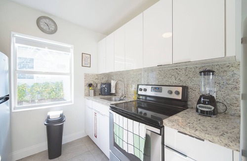 Parkside House | Cozy Hollywood Retreat/Up to 6 G& FREE Parking!