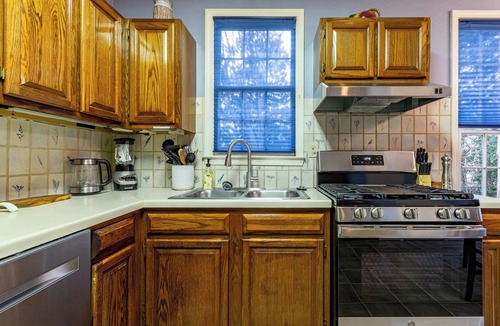 Winston - Salem House | ‼️Cozy Home w/BBQ, Near Arts & Dining Hotspots