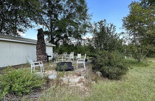 Clopton House | Cozy Hunting Lodging for Alabama's Black Belt close to your lease! Sleeps 3-5.