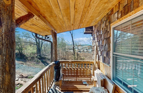 Dandridge Cabin | Cozy Lake Front Cabin, Sleeps 4, Dock, Play Yard