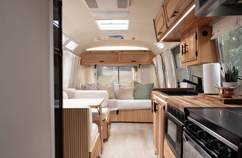 Smyrna House | Cozy Lakefront Airstream w/Private Deck & Firepit - Sleeps 6