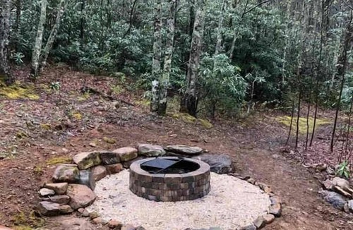 Smoky Mountains Cabin | Cozy Log Cabin Retreat, Sleeps 10・Hot Tub・Firepit
