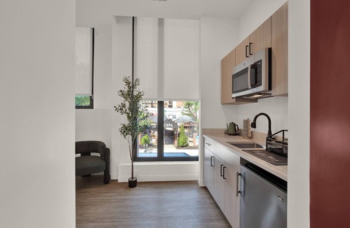 Over-the-Rhine Apartment | Cozy Modern 1BR in Downtown OTR, GYM, POOL