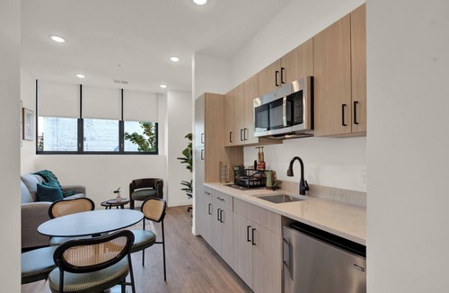 Over-the-Rhine Apartment | Cozy Modern 1BR in Downtown OTR, GYM, POOL
