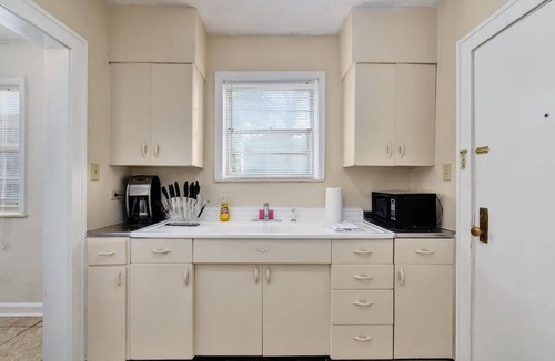 Anniston Apartment | Cozy, modest apartment sleeps 6!