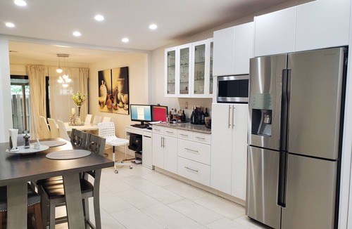 Country Club House | Cozy, neat and centrally located 1-bedroom town home