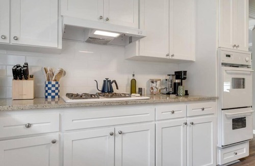 Woodland Drives House | Cozy - Organic Modern - Bungalow - FSU