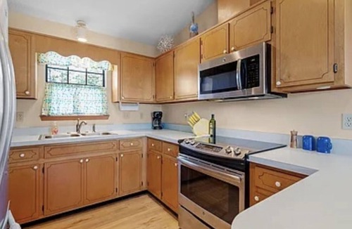 Ochlockonee Bay House | Cozy place on the water! Great for fishing and close to beaches!