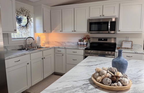 Inman House | Cozy Remodeled 2BR/2BA Home Near Inman & Highway 9