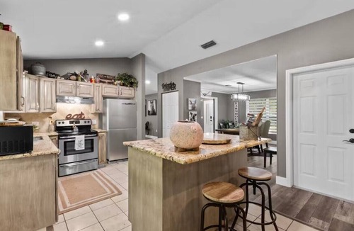 Williston House | Cozy Retreat near World Equestrian Center and Devils Den -Equine/Pet Friendly