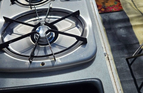 Vinemont House | Cozy RV with WiFi and AC in charming Vinemont, minutes from Cullman.