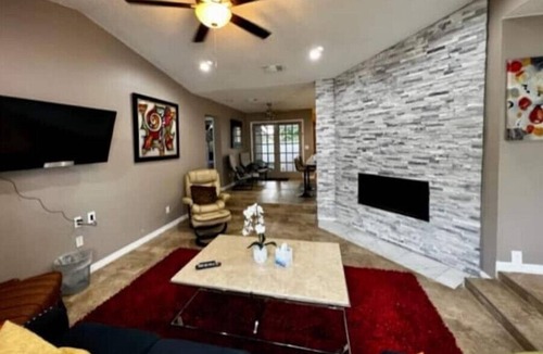 Port Tampa City House | Cozy, Sleep 8, backyard, in the Heart of Tampa